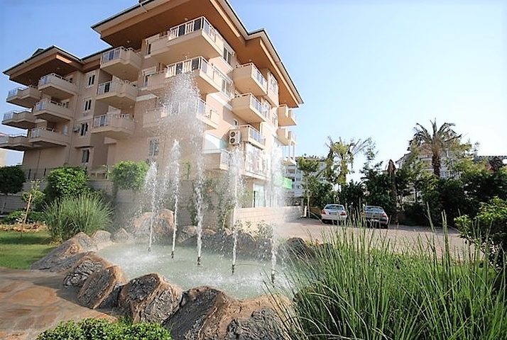 دوبلكس اربع غرف وصالة في منطقة مركزية في الانيا 