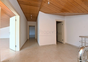 دوبلكس اربع غرف وصالة في منطقة مركزية في الانيا 