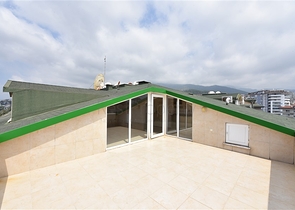 دوبلكس اربع غرف وصالة في منطقة مركزية في الانيا 