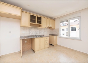 دوبلكس اربع غرف وصالة في منطقة مركزية في الانيا 