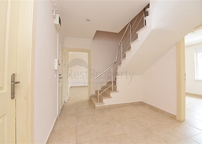 دوبلكس اربع غرف وصالة في منطقة مركزية في الانيا 