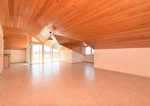 دوبلكس اربع غرف وصالة في منطقة مركزية في الانيا 