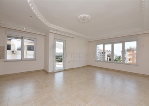 دوبلكس اربع غرف وصالة في منطقة مركزية في الانيا 