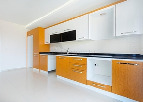 شقة عائلية بسعر مميز ضمن مجمع حديث في مهموتلار / الانيا 