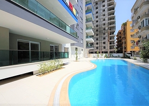 شقة عائلية بسعر مميز ضمن مجمع حديث في مهموتلار / الانيا 