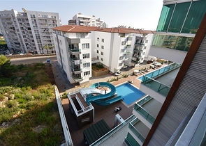 شقة غرفتين وصالة ضمن مجمع مميز بخدمات فاخرة في توسمور / الانيا 