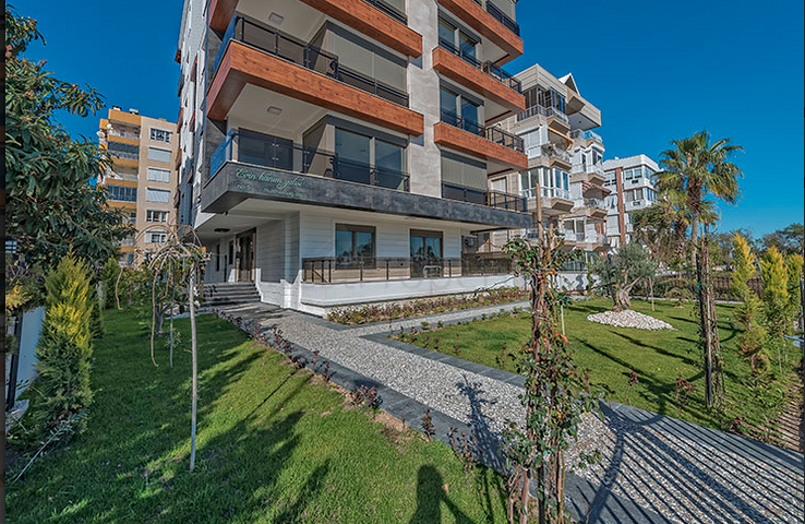 شقق فاخرة 3 + 1 بإطلالة على البحر في كونيالتي أنطاليا 