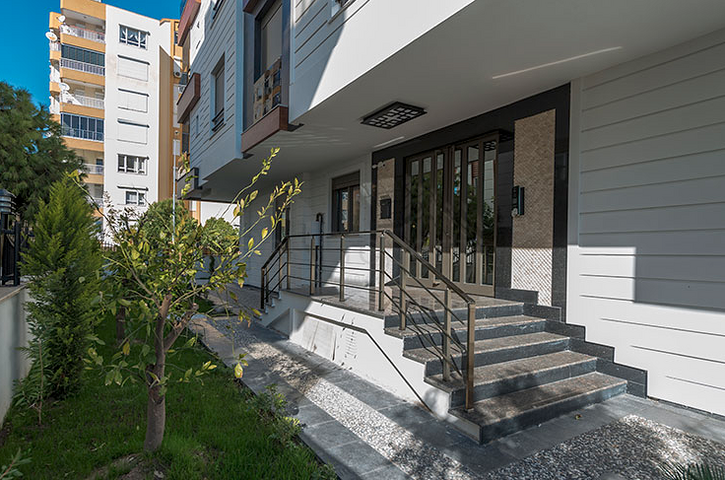 شقق فاخرة 3 + 1 بإطلالة على البحر في كونيالتي أنطاليا 