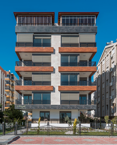 شقق فاخرة 3 + 1 بإطلالة على البحر في كونيالتي أنطاليا 