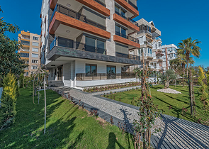 شقق فاخرة 3 + 1 بإطلالة على البحر في كونيالتي أنطاليا 