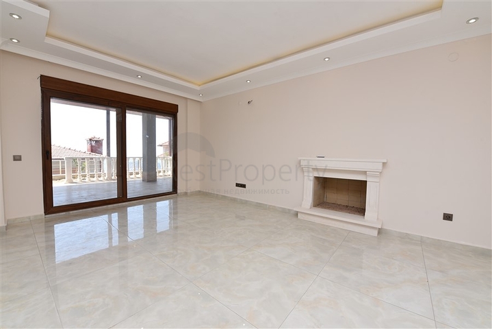 فيلا طابقين باطلالة بحر في الانيا