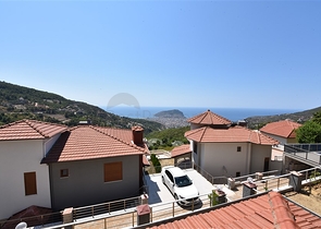 فيلا طابقين باطلالة بحر في الانيا