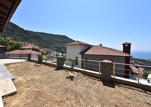 فيلا طابقين باطلالة بحر في الانيا