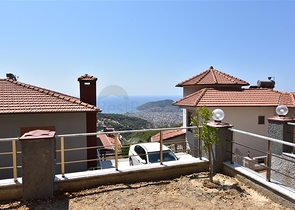 فيلا طابقين باطلالة بحر في الانيا