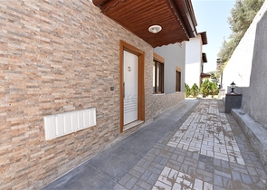 فيلا طابقين باطلالة بحر في الانيا