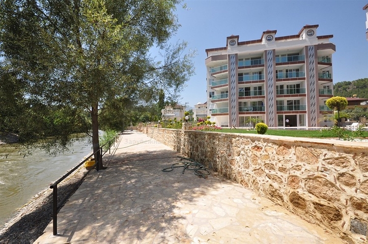 شقة باطلالة ساحرة على النهر في الانيا 