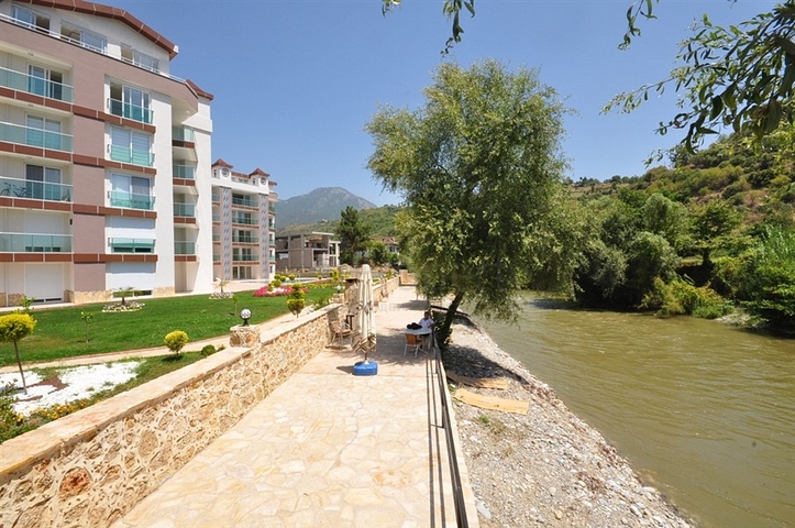 شقة باطلالة ساحرة على النهر في الانيا 