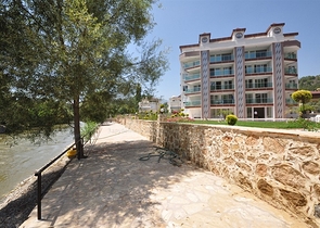 شقة باطلالة ساحرة على النهر في الانيا 