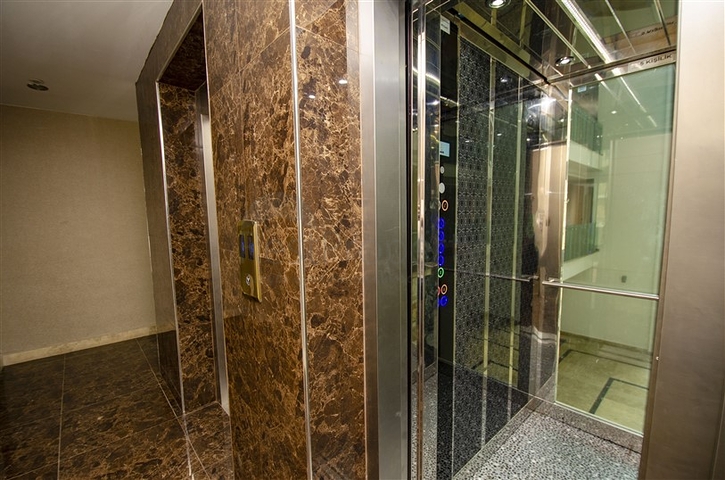 شقة بغرفة نوم واحدة مع أثاث في مجمع مخطط شقق فندقيه