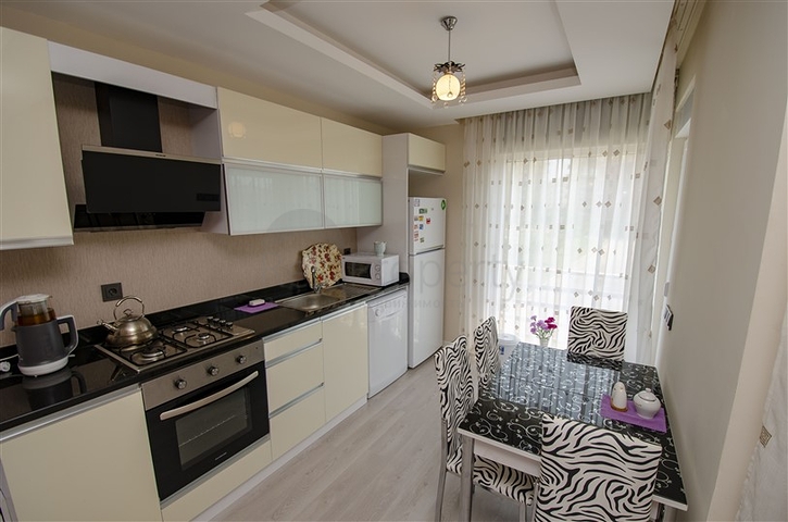 شقة بغرفة نوم واحدة مع أثاث في مجمع مخطط شقق فندقيه