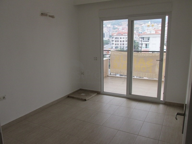 دوبلكس عائلية اربع غرف وصالة في منطقة اوبا المركزية 