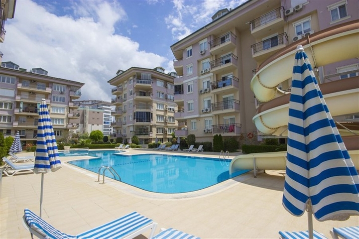 دوبلكس عائلية اربع غرف وصالة في منطقة اوبا المركزية 