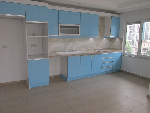 دوبلكس عائلية اربع غرف وصالة في منطقة اوبا المركزية 