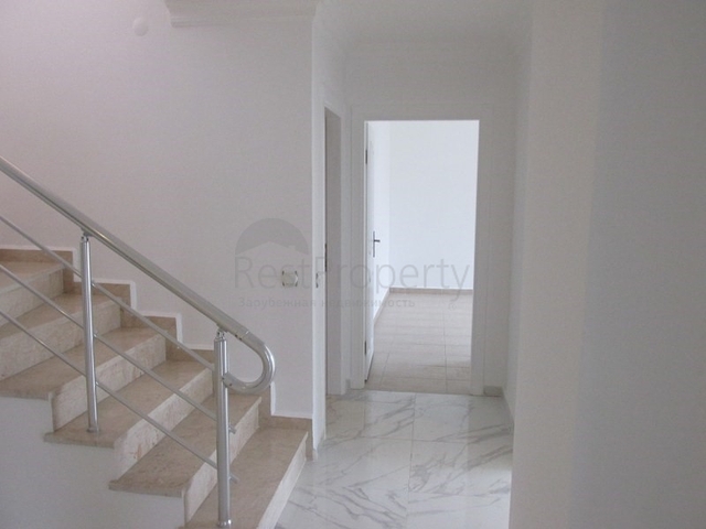 دوبلكس عائلية اربع غرف وصالة في منطقة اوبا المركزية 