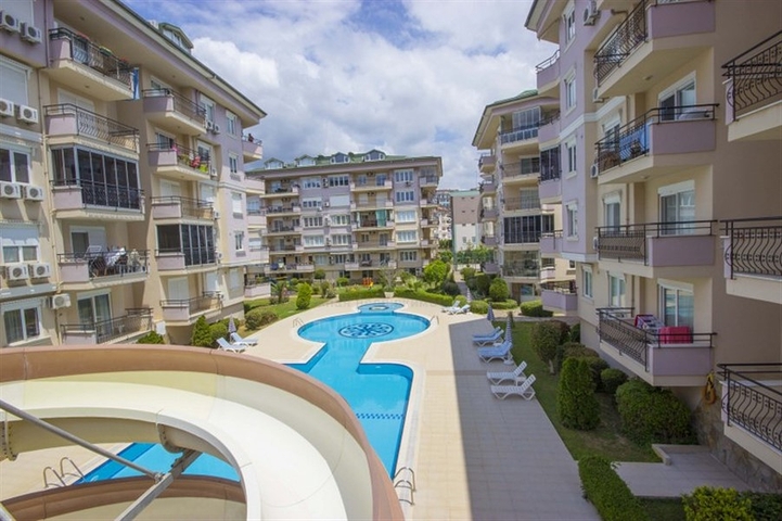 دوبلكس عائلية اربع غرف وصالة في منطقة اوبا المركزية 