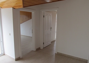 دوبلكس عائلية اربع غرف وصالة في منطقة اوبا المركزية 