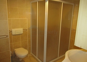 دوبلكس عائلية اربع غرف وصالة في منطقة اوبا المركزية 