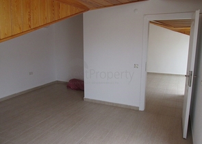 دوبلكس عائلية اربع غرف وصالة في منطقة اوبا المركزية 