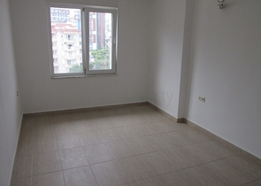 دوبلكس عائلية اربع غرف وصالة في منطقة اوبا المركزية 