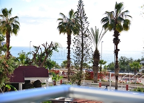 اول صف على البحر - شقة مؤثثة من تصميم غرفتين وصالة في مهموتلار / الانيا 