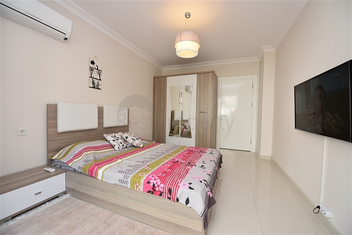 شقة غرفتين وصالة مفروشة ضمن مجمع سكني قريب من البحر في اوبا / الانيا 