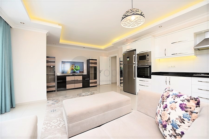 شقة غرفتين وصالة مفروشة ضمن مجمع سكني قريب من البحر في اوبا / الانيا 