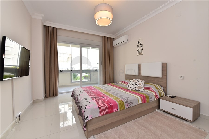 شقة غرفتين وصالة مفروشة ضمن مجمع سكني قريب من البحر في اوبا / الانيا 