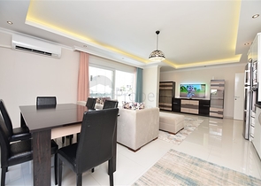 شقة غرفتين وصالة مفروشة ضمن مجمع سكني قريب من البحر في اوبا / الانيا 