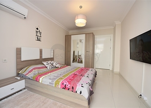 شقة غرفتين وصالة مفروشة ضمن مجمع سكني قريب من البحر في اوبا / الانيا 