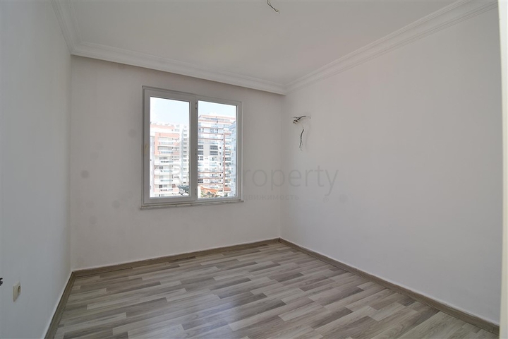 شقة واسعة غرفتين وصالة في مهموتلار 