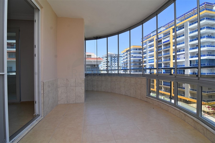 شقة واسعة غرفتين وصالة في مهموتلار 