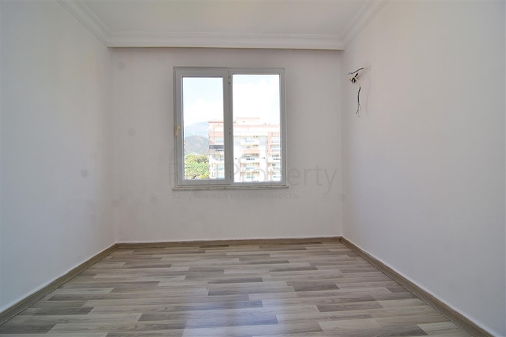 شقة واسعة غرفتين وصالة في مهموتلار 