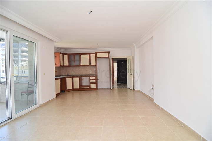 شقة واسعة غرفتين وصالة في مهموتلار 