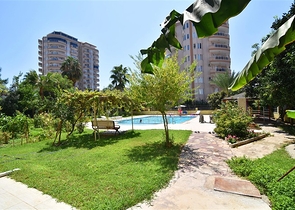 شقة واسعة غرفتين وصالة في مهموتلار 