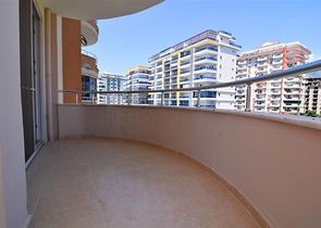 شقة واسعة غرفتين وصالة في مهموتلار 