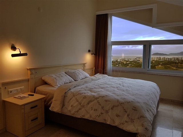 فيلا مفروشة ضمن مجمع سكني خمس نجوم في الانيا 