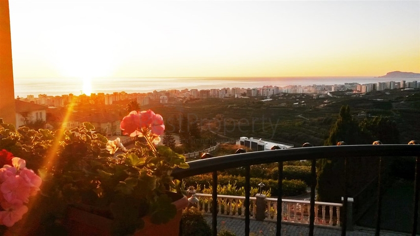 فيلا مفروشة ضمن مجمع سكني خمس نجوم في الانيا 