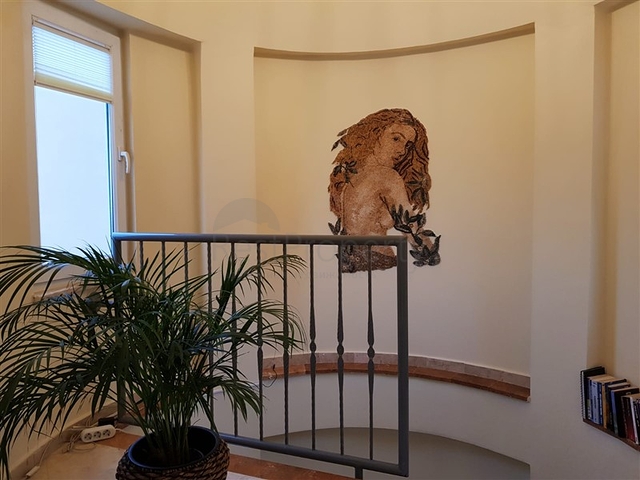 فيلا مفروشة ضمن مجمع سكني خمس نجوم في الانيا 