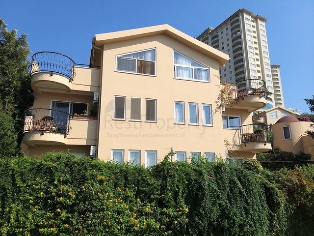 فيلا مفروشة ضمن مجمع سكني خمس نجوم في الانيا 