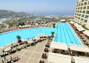 فيلا مفروشة ضمن مجمع سكني خمس نجوم في الانيا 